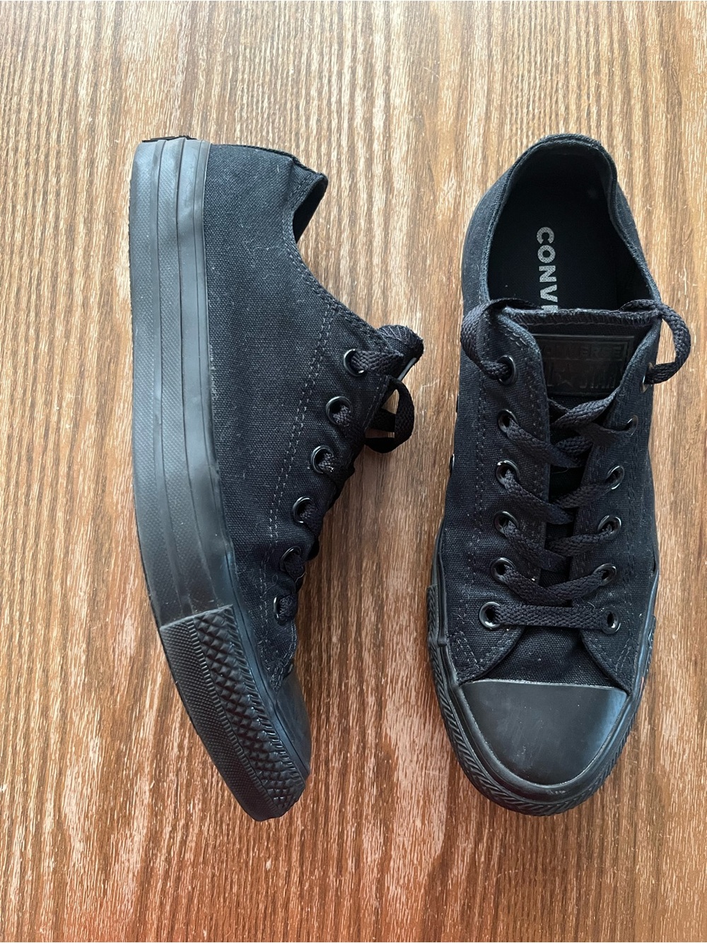 Converse Black Low-Top Canvas Sneakers size 9.5 Women’s